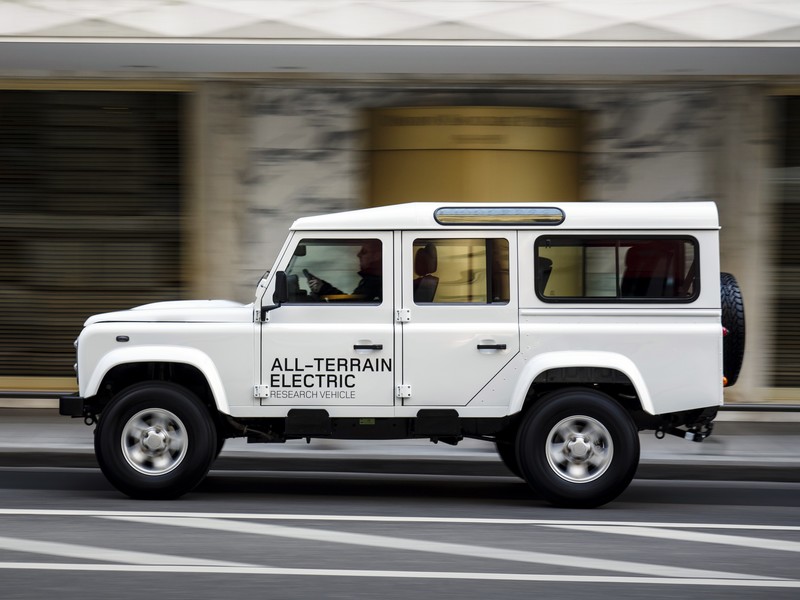 Jaguar Land Rover myslí na elektromobilitu